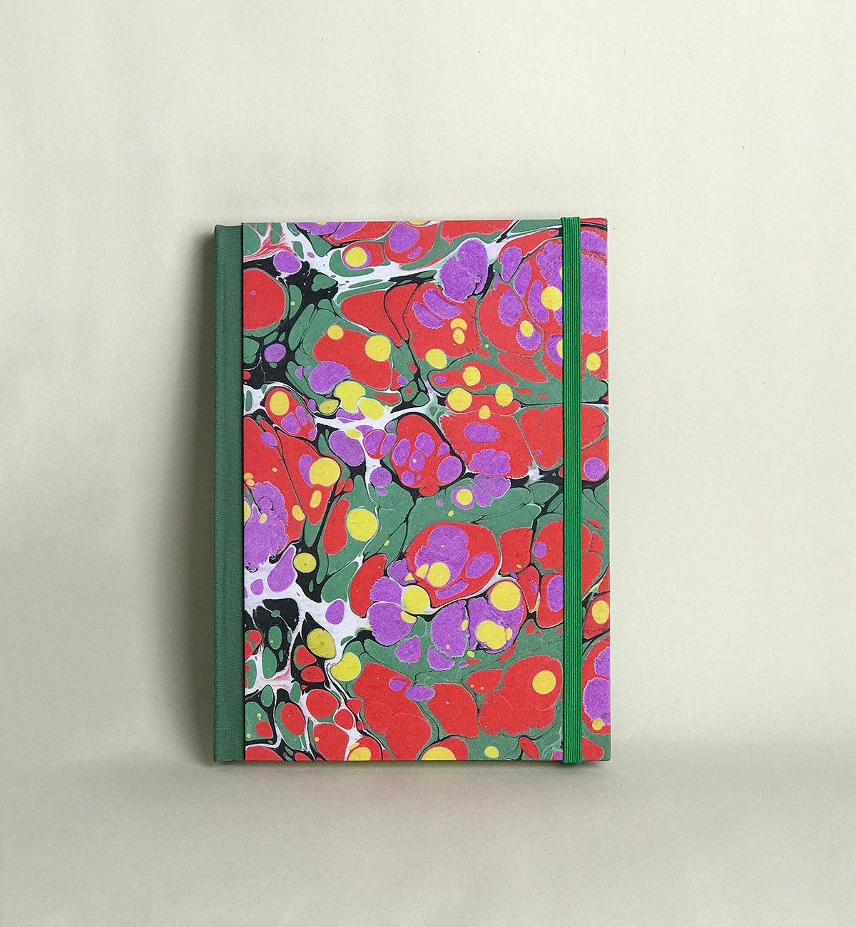 Les verts sapin, rouge et violette